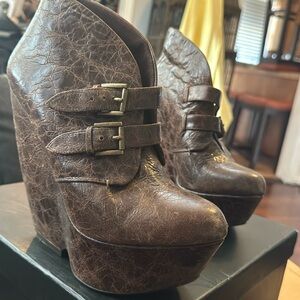 MIA limited edition boot. Brown platform wedge